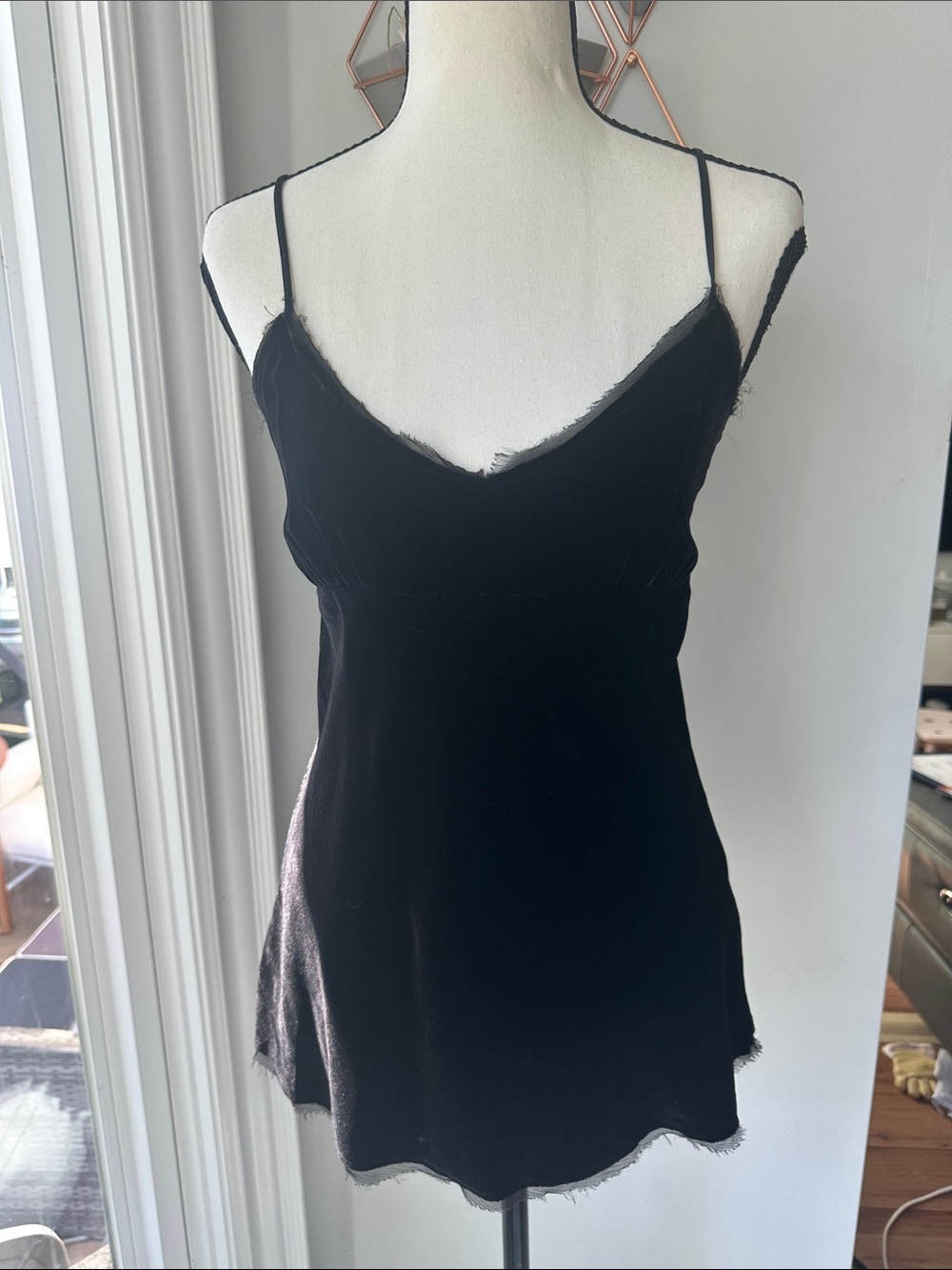 VINCE Black Velvet Spaghetti Strap Silk Trim Slip Tank Cami Camisole Top Size 4